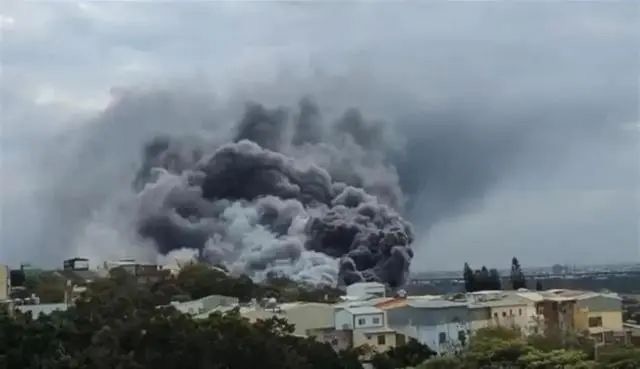 12.19火灾事故通报：9死8伤！初步研判系电焊火星引燃油漆混合物导致！当地已勒令停工！